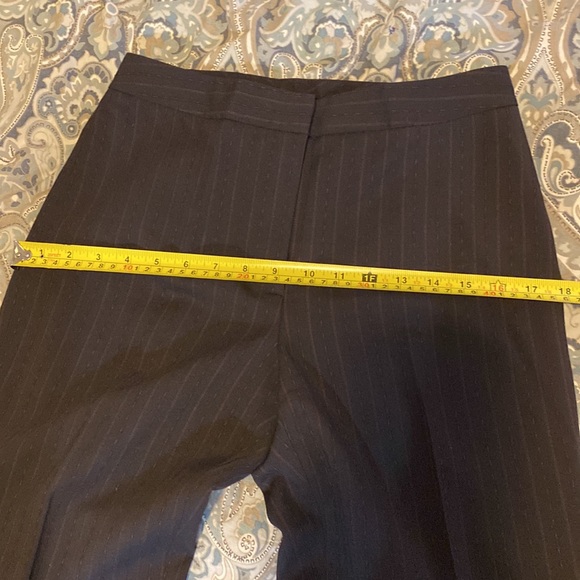Tall 33.4 inseam Tahari lined suit. Pristine - Picture 10 of 13